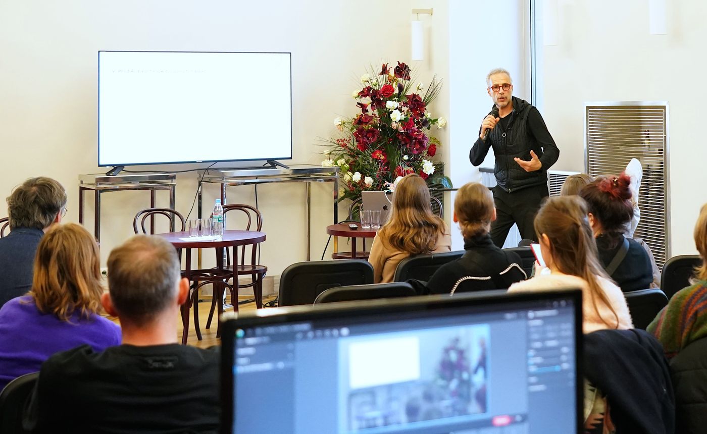 Conférence: «Dancing with AI(S)» au symposium de l’Ecology of New Technologies in Dance and Choreography, Pologne