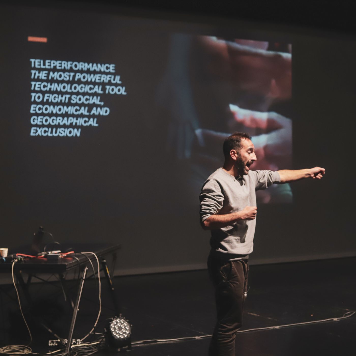 Conférence-démonstration: La téléperformance avec IzzyCast au Pop Festival, Portugal